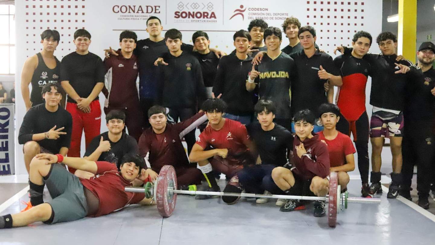 HALTEROFILIA SONORENSE CON EQUIPO EN FORMA PARA LA OLIMPIADA REGIONAL 